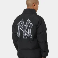 New Era New York Yankees Paisley Puffer Jacket Black -Nuvora Fit Sales 02033506 YB001 mens 070