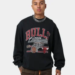 Mitchell & Ness Chicago Bulls Hoop Crewneck Faded Black