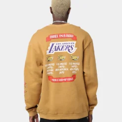 Mitchell & Ness Los Angeles Lakers 3-Peat Crewneck Bone Brown -Nuvora Fit Sales 02037999 YB1007 mens 0040