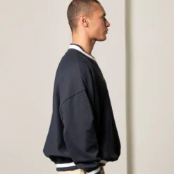 Carre Royal Oversized Crewneck Navy -Nuvora Fit Sales 02044779 YN200 mens 0005 scaled